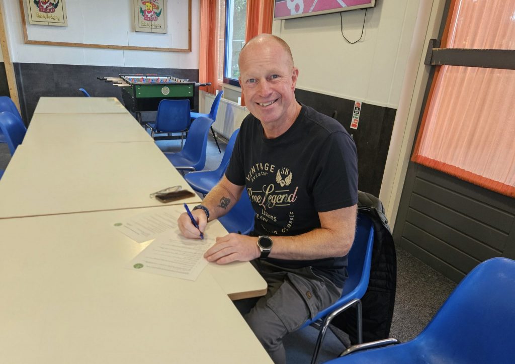 Nieuwe reclamebordsponsor: Hoveniersbedrijf Hans van der Steeg